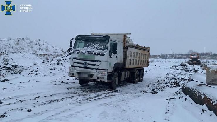 Хмельниччина: Самовільно видобували корисні копалини