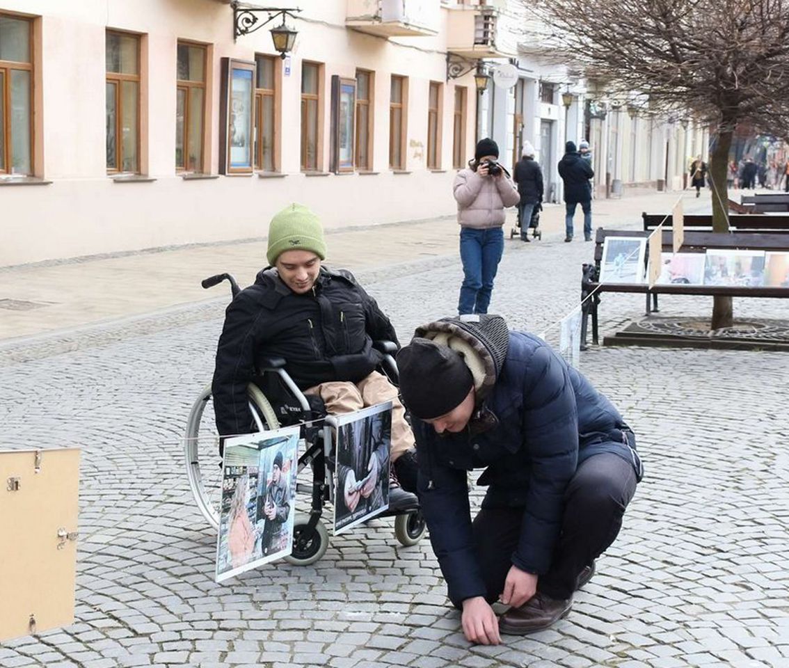 Чернівці: Кожен має право на працю