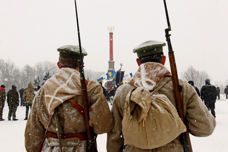 На полі біля Крут