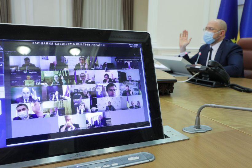 Шкільні медики під час карантину отримуватимуть 20-відсоткову надбавку