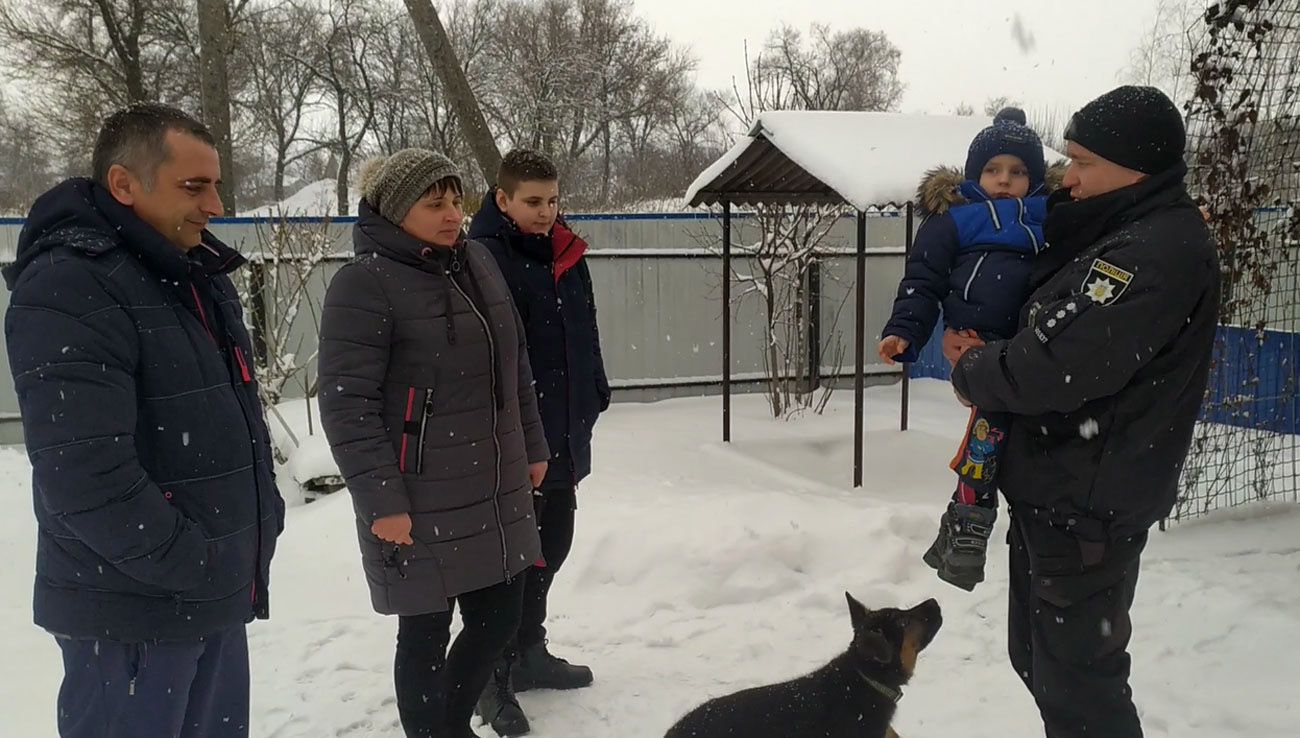Полтавщина: Поліцейський урятував родину