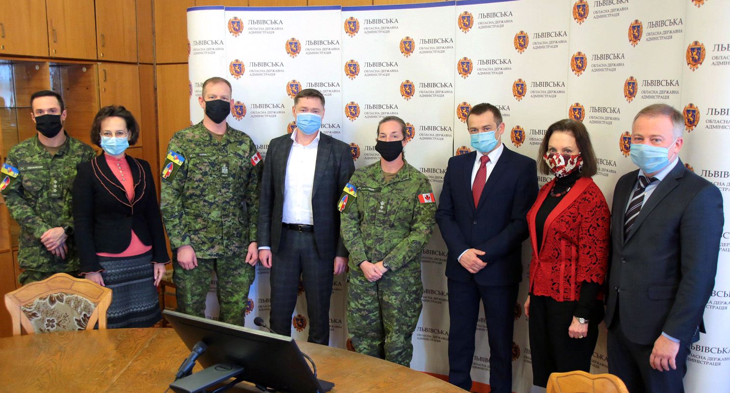 Львів: Канадці передають досвід нашим бійцям