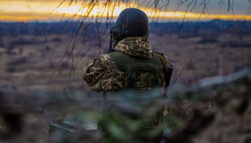 По всій лінії зіткнення мають  місце регулярні сплески насильства