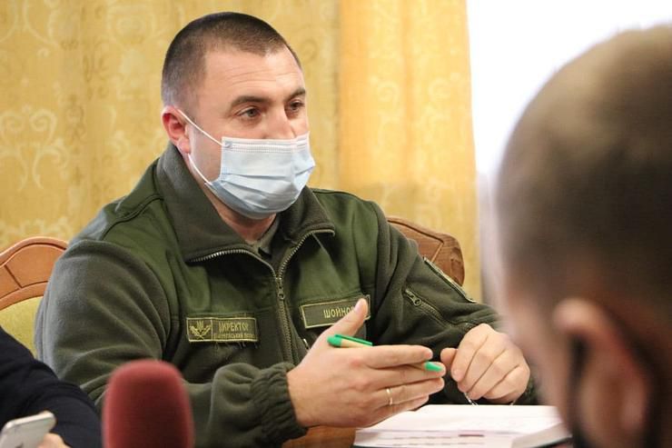 Закарпаття: На річках накопичуються пластикові загати 