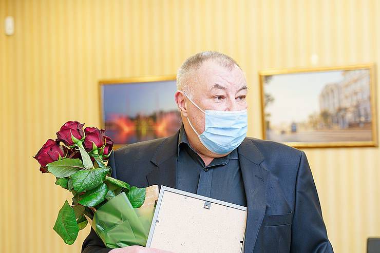 «Автомобіль у подарунок? Про таке навіть і не думав!..»