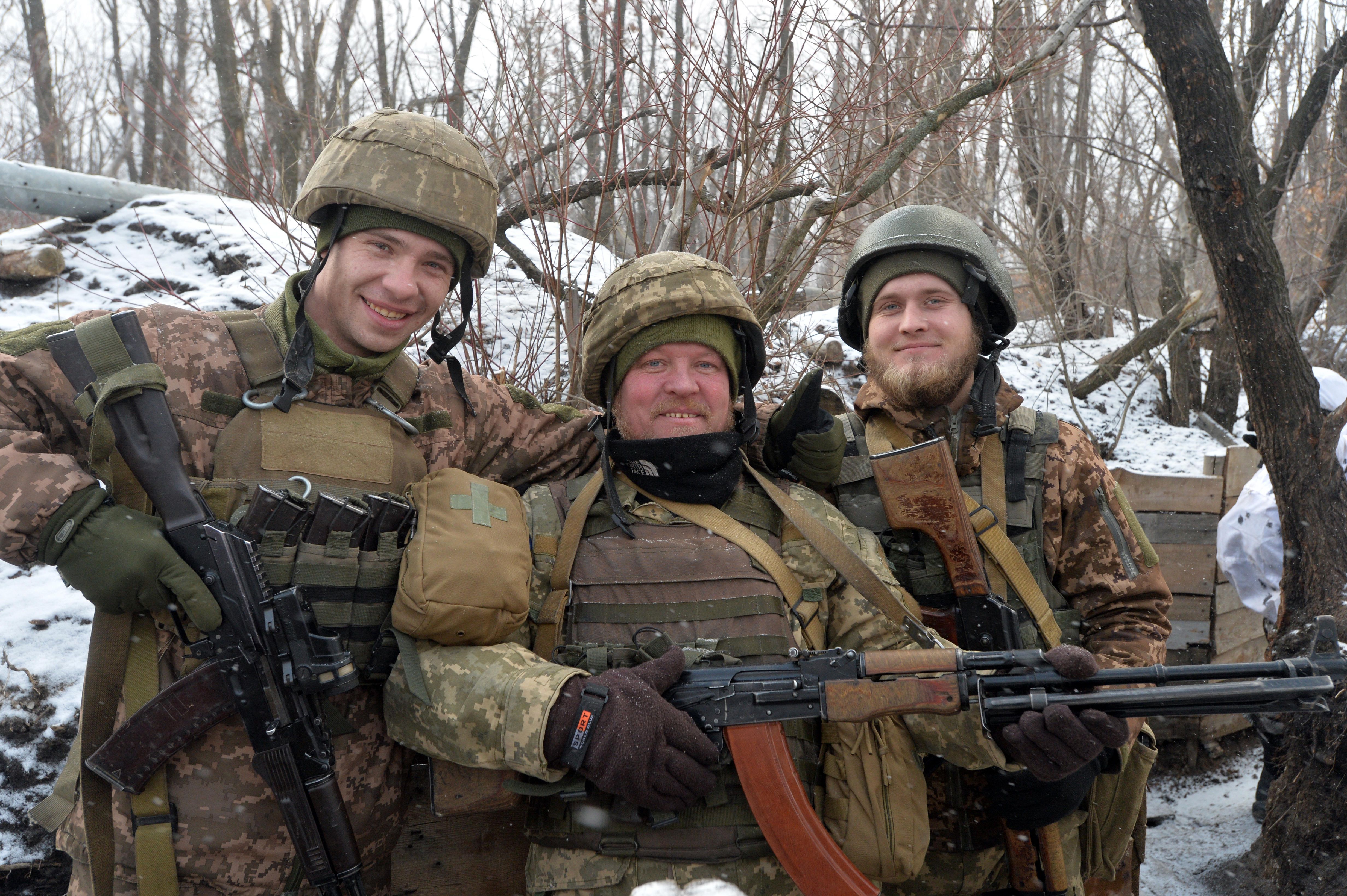 Поет