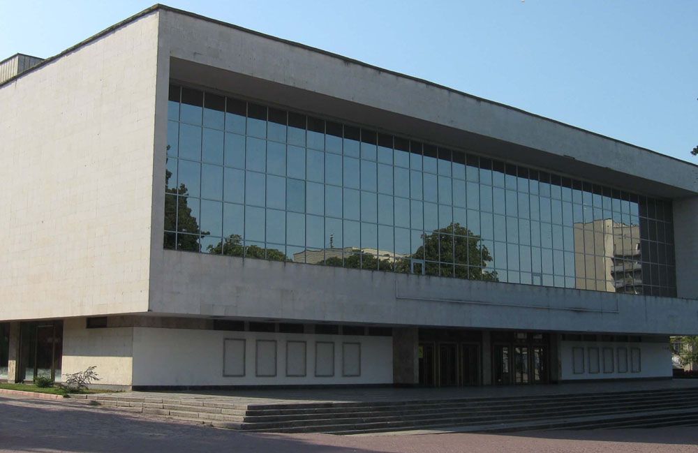 Хмельницький: Дві вистави — за грантові кошти