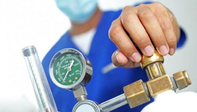 Прикарпаття: Додатковий госпіталь, резервний кисень, доплати медикам...