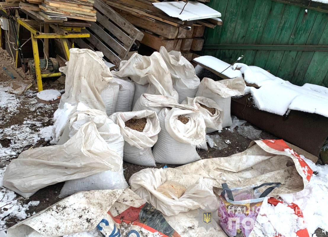 На Рівненщині вилучили бурштину на три мільйони гривень