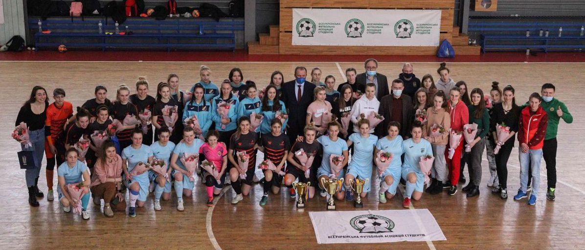 Внесок у розвиток студентського футболу