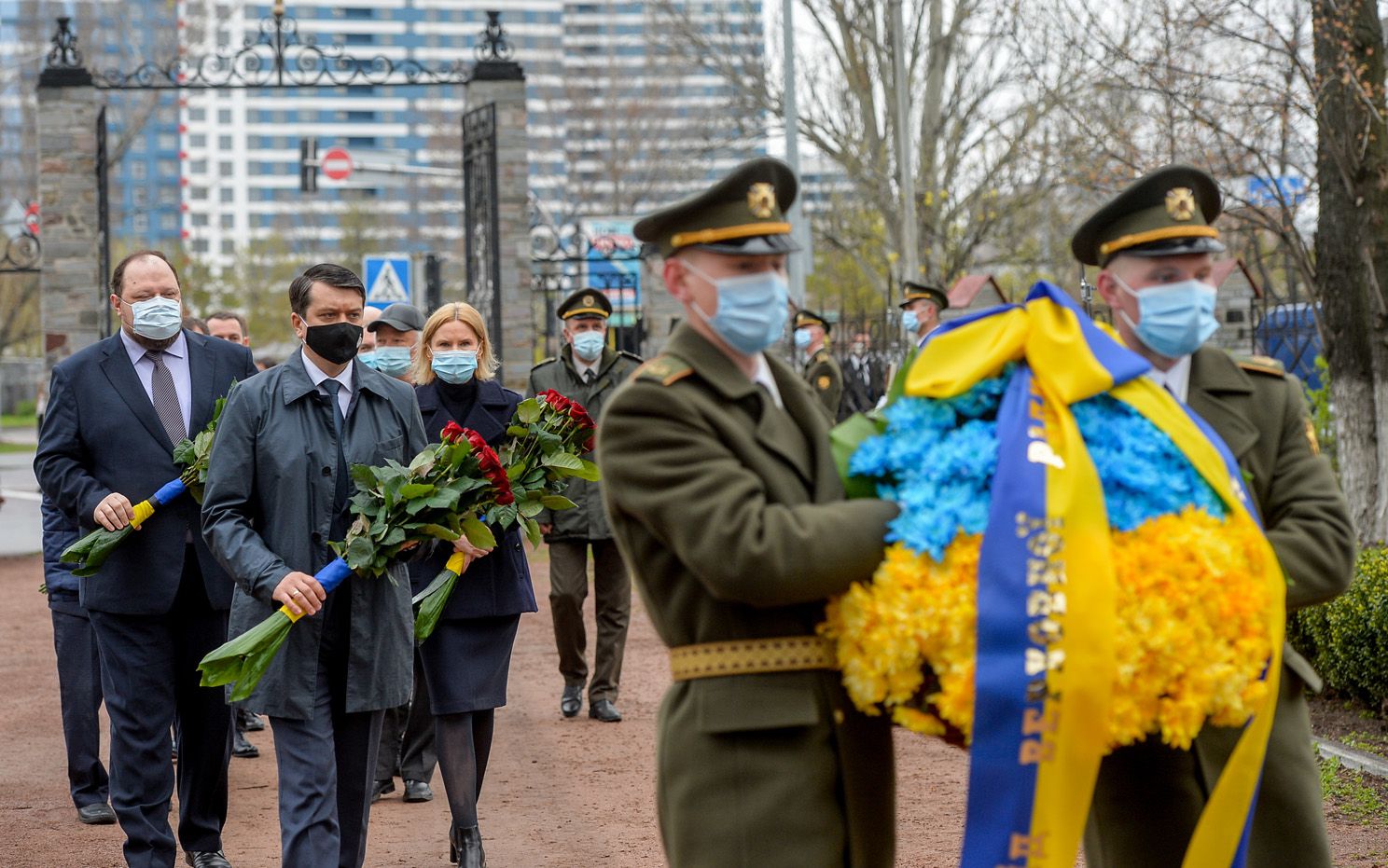 Низький уклін Героям Чорнобиля