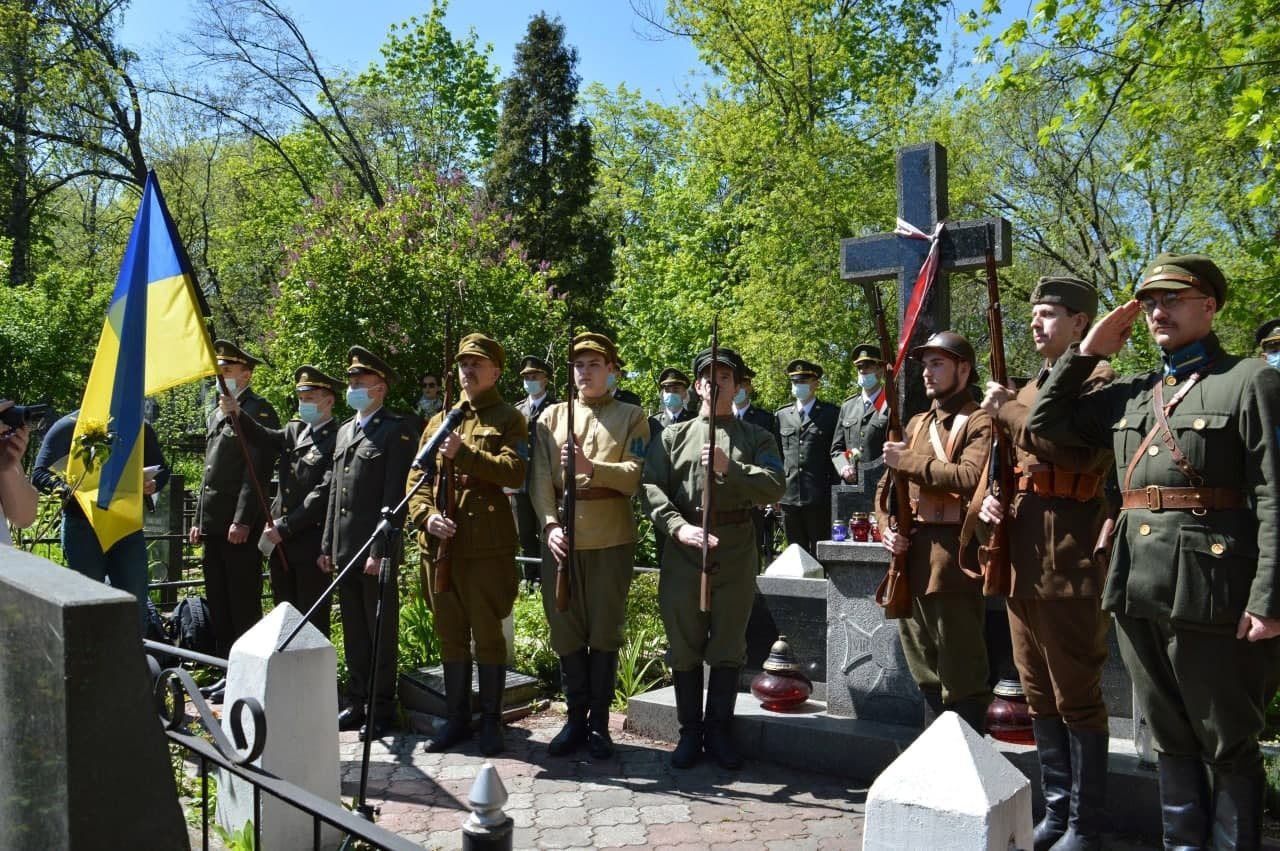 У 101-шу річницю визволення Києва від більшовиків прогримів салют