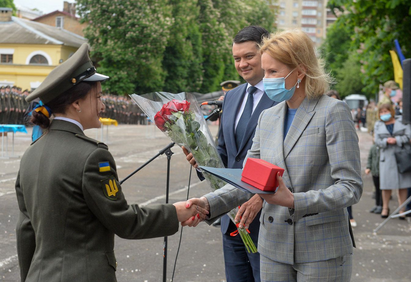 Дмитро Разумков: «Випускники ліцею імені І. Богуна гідно нестимуть звання українського офіцера»