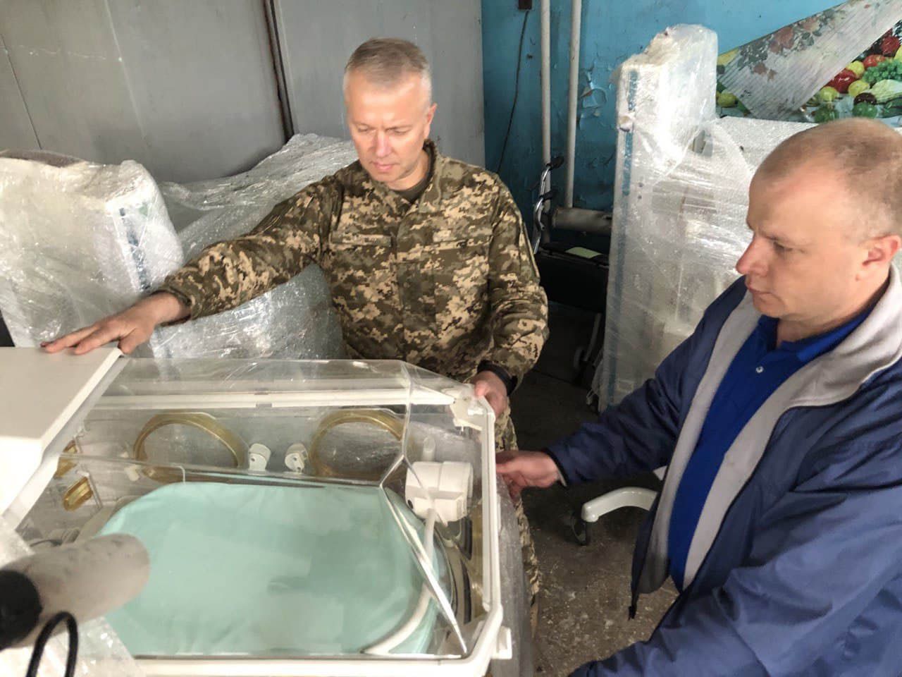 Два автопотяги з гуманітарним вантажем прибули на Донбас у рамках проекту «Допомога Схід»