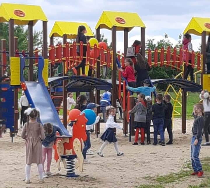 Готовність ігрового майданчика в Боровому оцінювала малеча