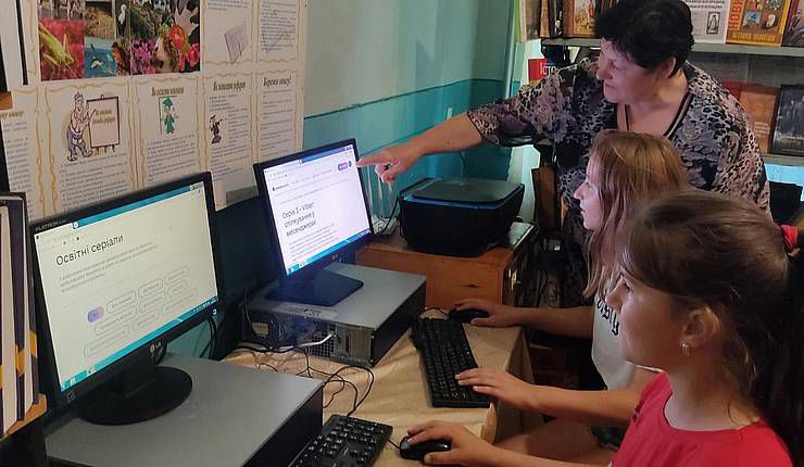 Хмельниччина: Сільські бібліотеки навчають цифровій грамотності