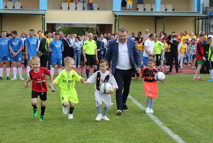 Хмельниччина: Після довгих очікувань з’явився стадіон