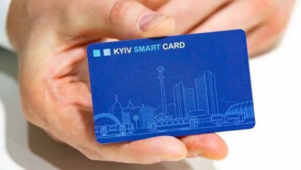Київ: У транспорт — без паперових квитків