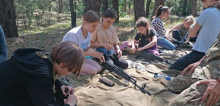 Полтавщина: «Барс» навчає школярів показувати «кігті» ворогу