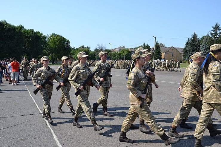 Полтава: Майбутні педагоги зробили крок в офіцерський стрій