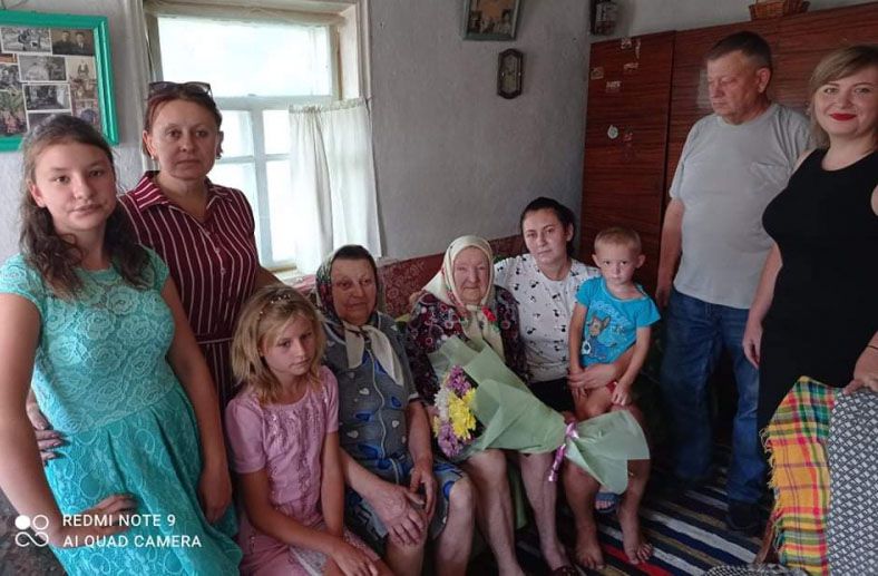 Вітали внуки, правнуки і праправнуки