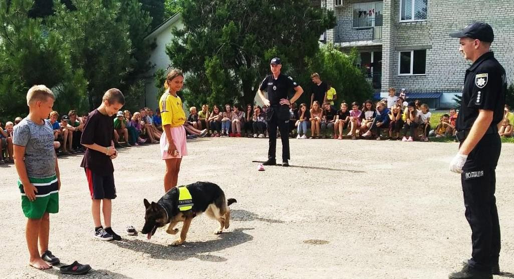 На Миколаївщині юних відпочивальників відвідали правоохоронці