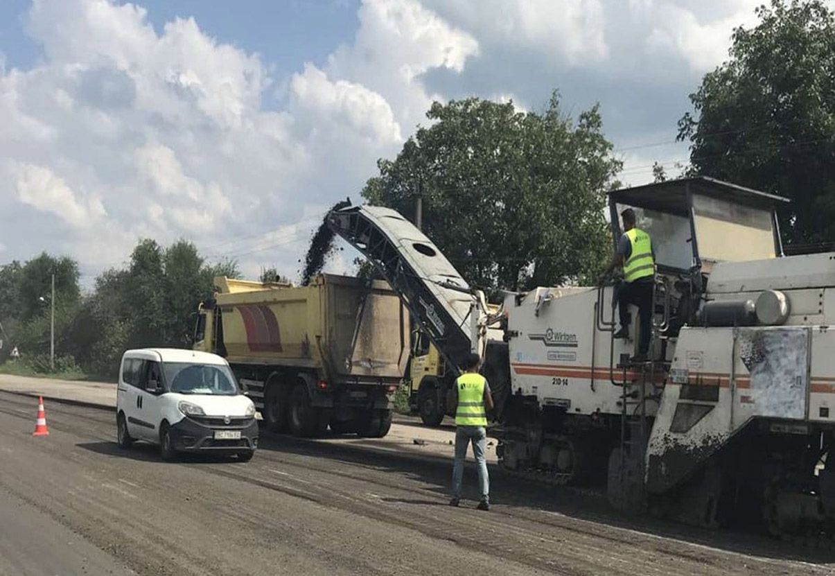 Запоріжжя: Стратегічну трасу реконструюють за графіком