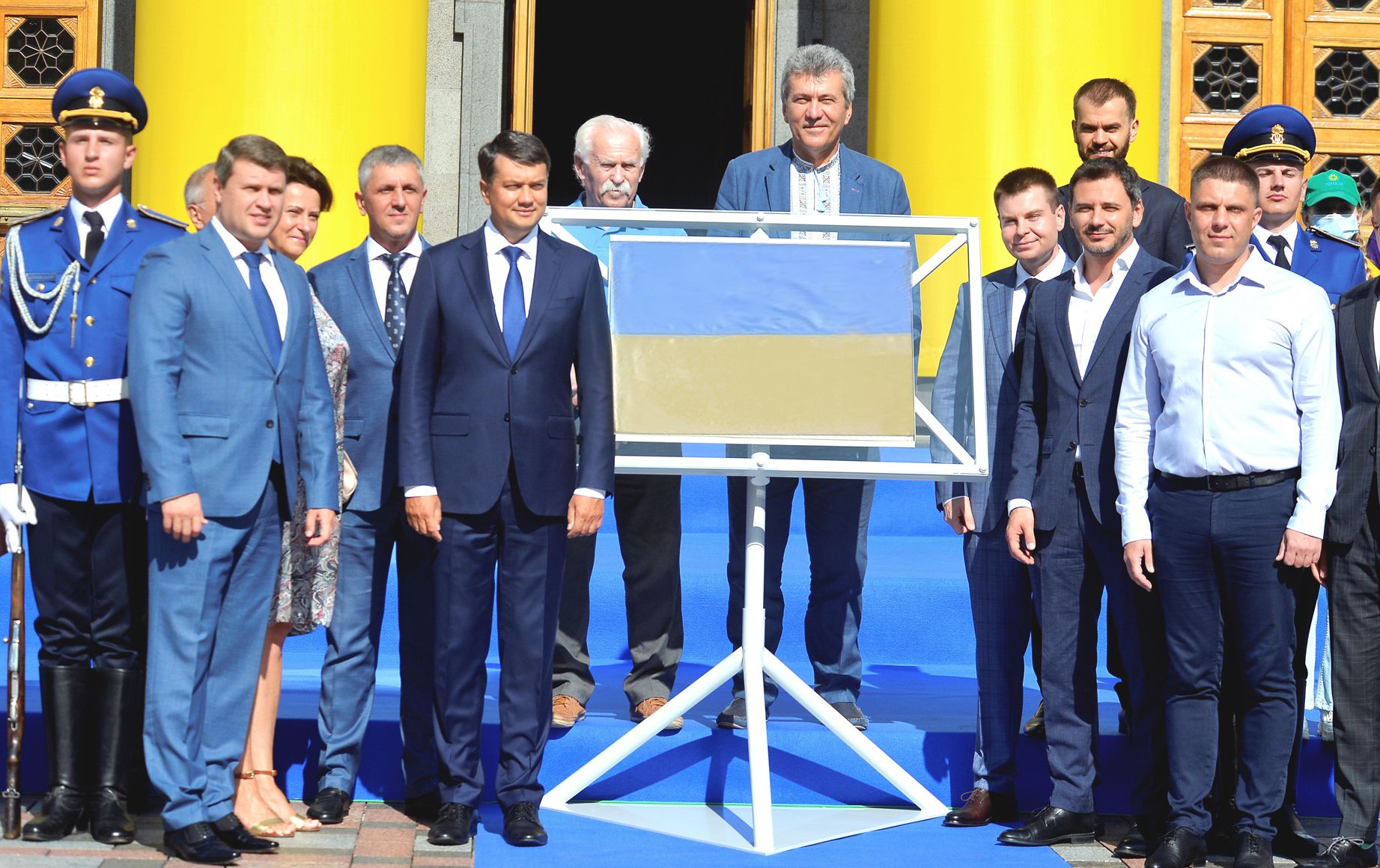 Щоб гордість за прапор і за дії під цим прапором ніколи нас не полишала