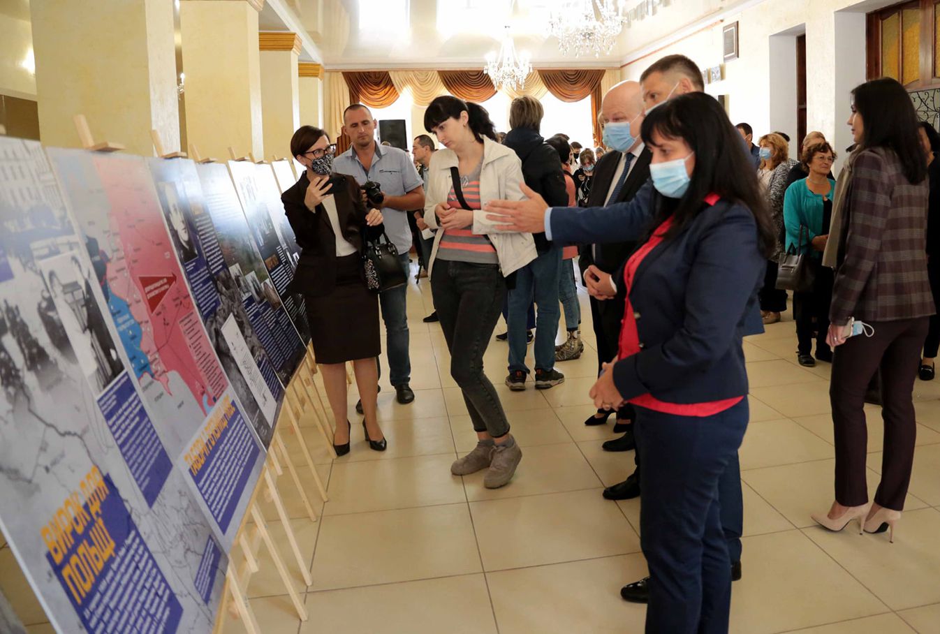 На Луганщині відкрили виставку  «Катинський злочин 1940: знищення польських еліт»