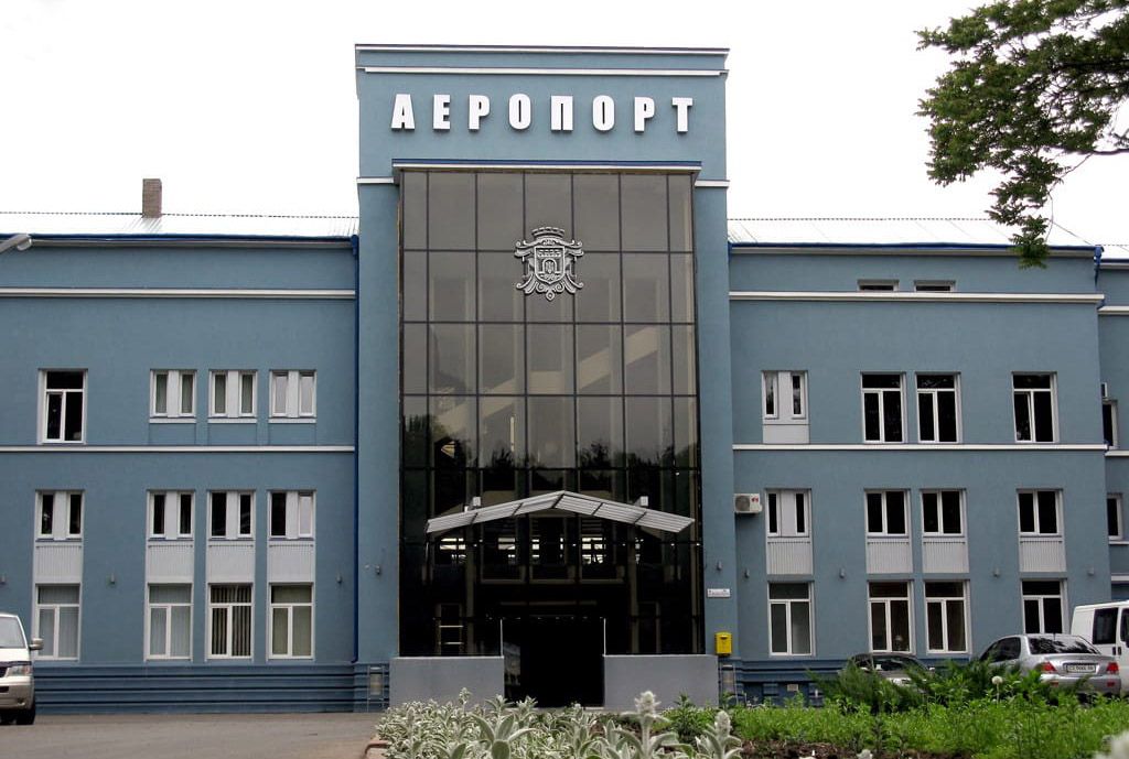 Скасовано тендер на реконструкцію аеропорту «Чернівці»