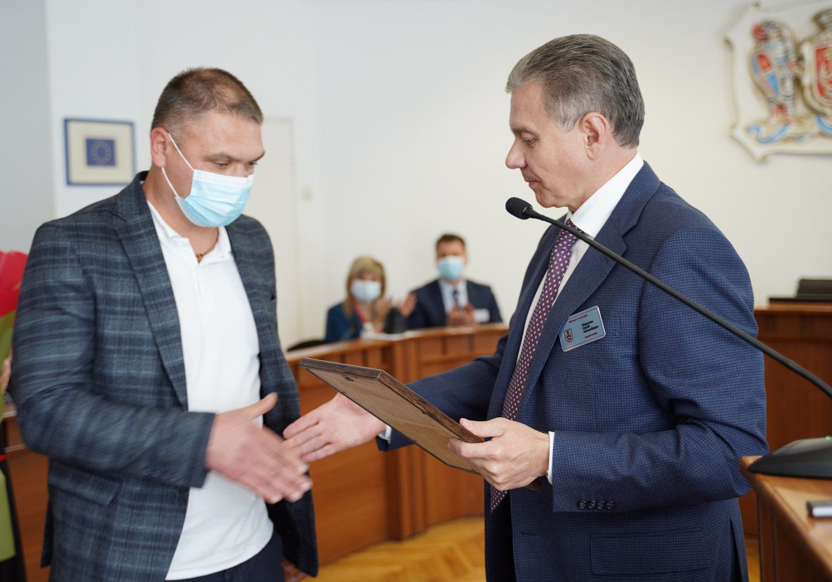 Вінниця: Автомобілі — захисникам країни