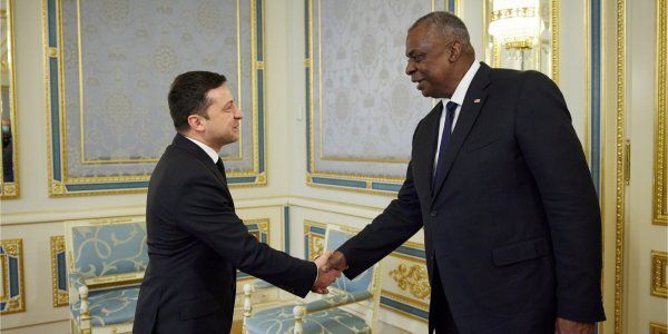 Обговорили реформування оборонного сектору