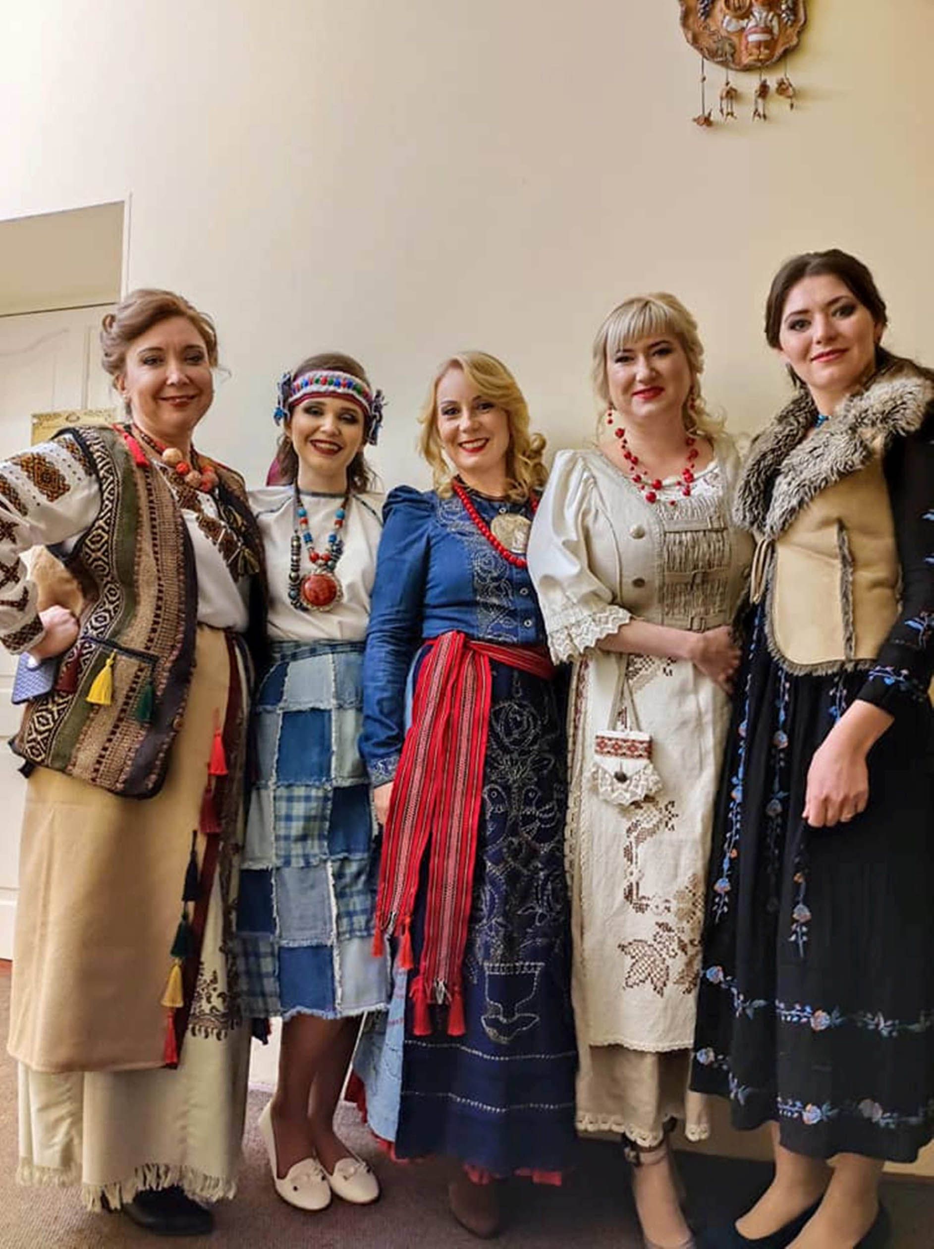 На світлинах календаря — особливі жінки
