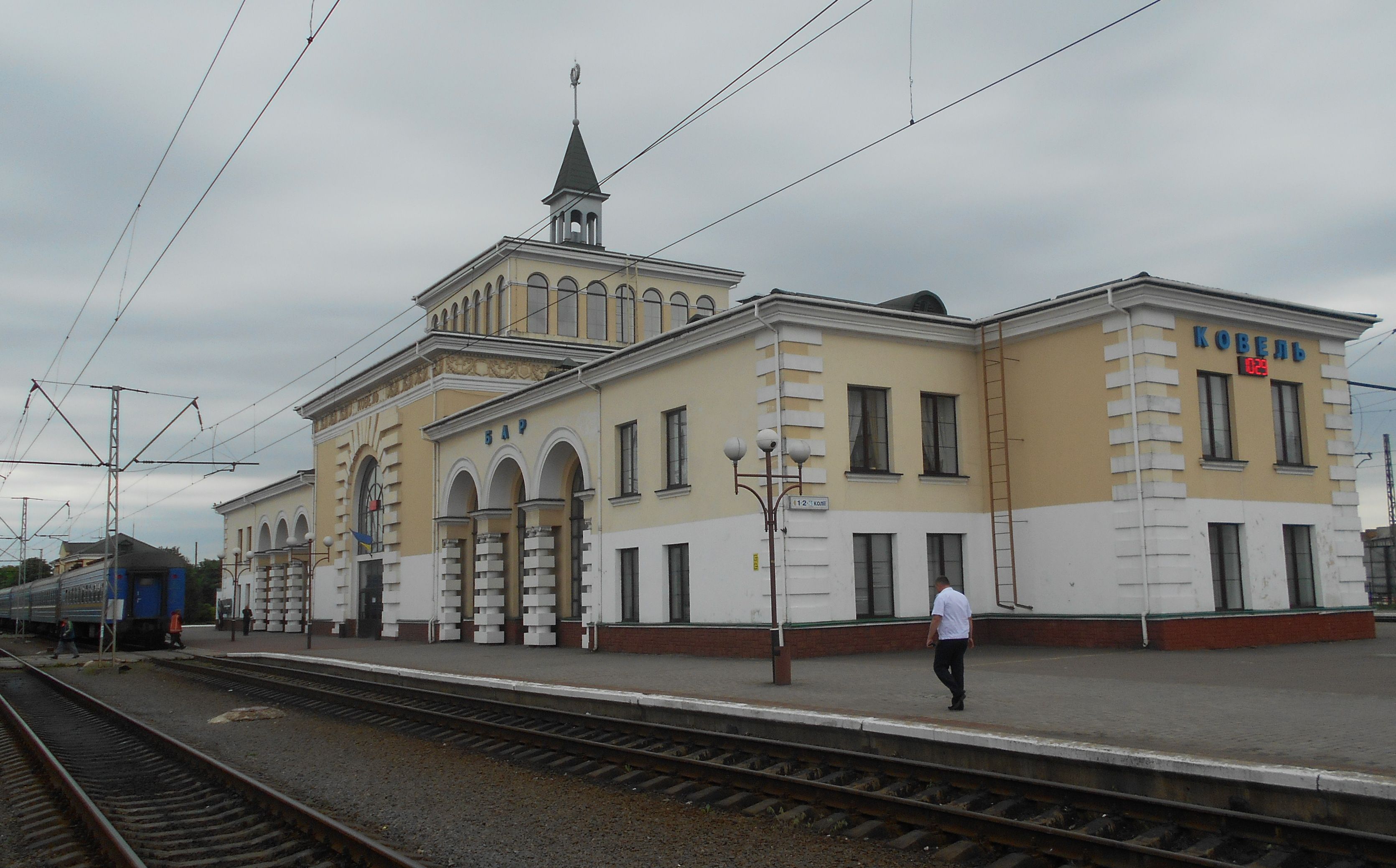 Волинь: Усе для пасажирів, навіть укол