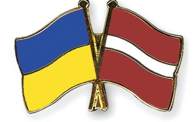 Делегація з Латвії побувала поблизу передової