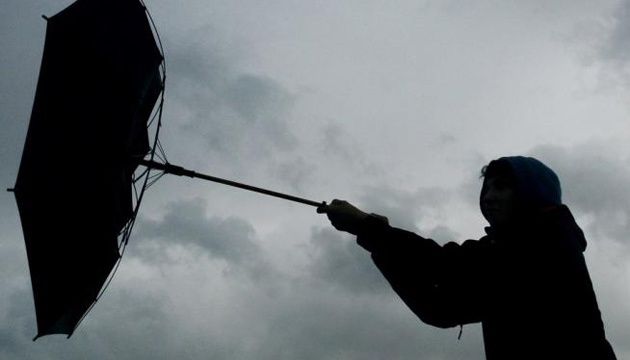 Київ: Вітер не вщухатиме й надалі