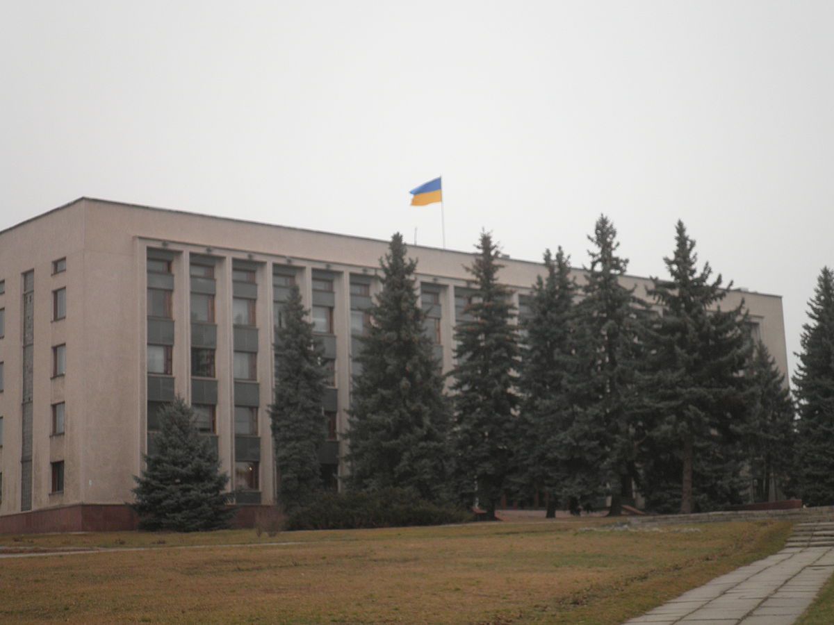 Громада страждає, бо депутати ніяк не домовляться