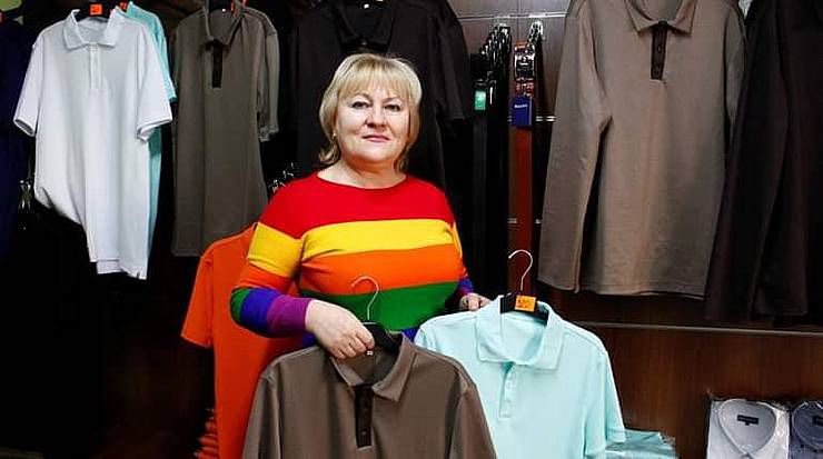 Шиє і для наших,  і для французьких модників
