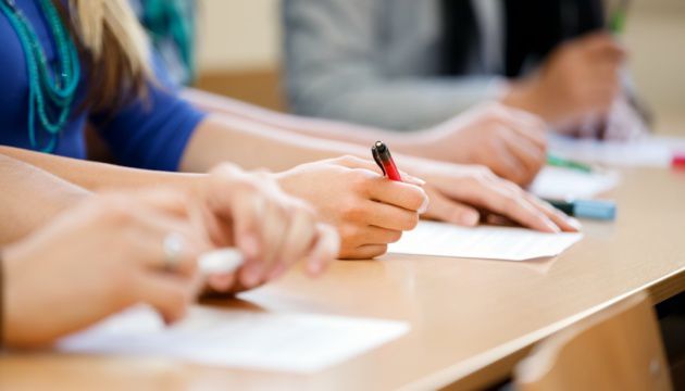 Невже для журналіста математика важливіша за історію?