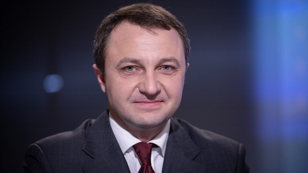Мовний омбудсмен звернув увагу МОН на дефіцит підручників