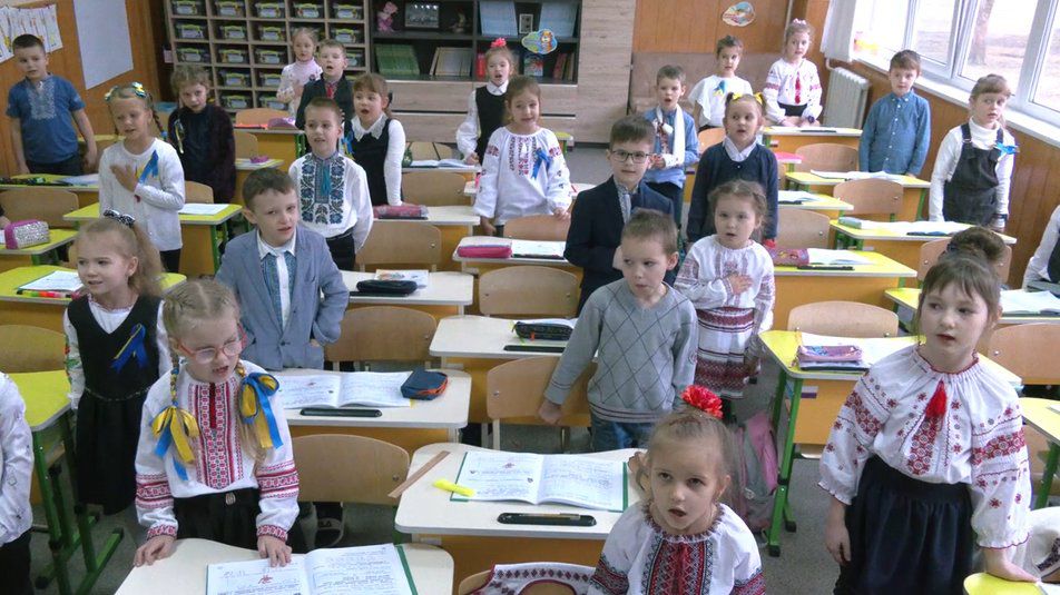 На уроки — у вишиванках
