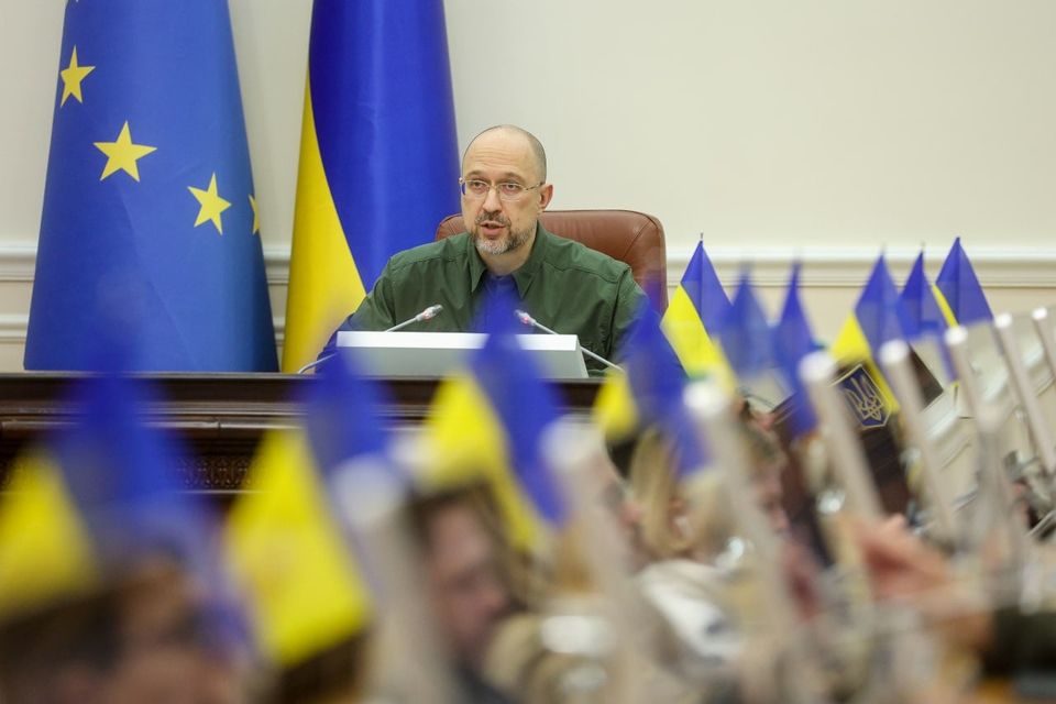 Додаткові видатки для армії, безвідсоткові кредити аграріям та автоматичне перепризначення субсидій