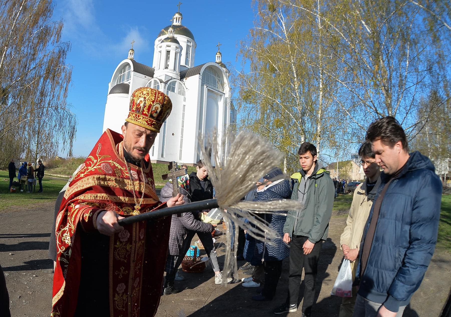Христос Воскрес! У Бучі освятили великодні кошики
