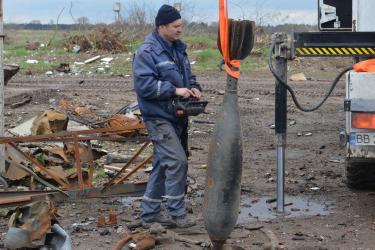Чернігівщину очищують від мін