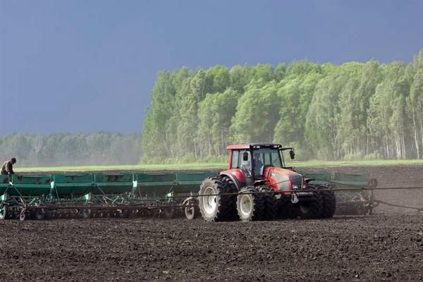 Незважаючи на військову агресію росії, аграрії активно проводять посівну