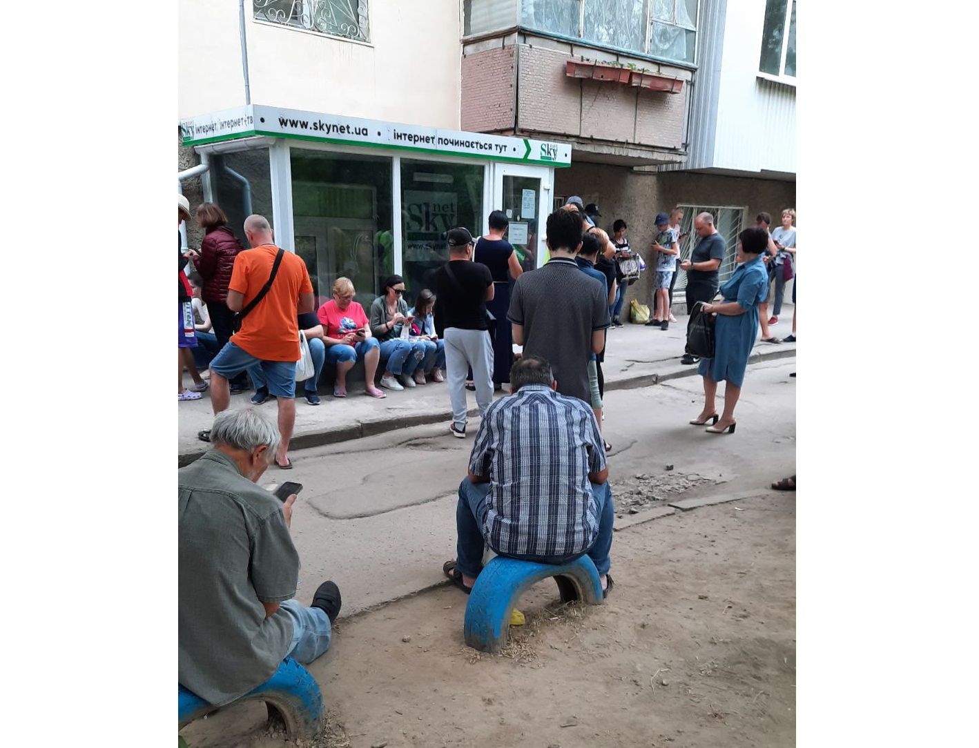 Трохи вибухівки зрадникам до розкішного меню 