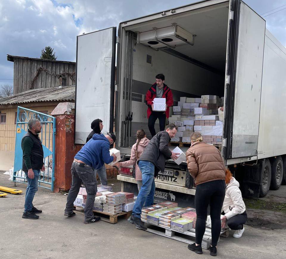 «Рівнекнига» врятувала від знищення чверть мільйона українських книжок