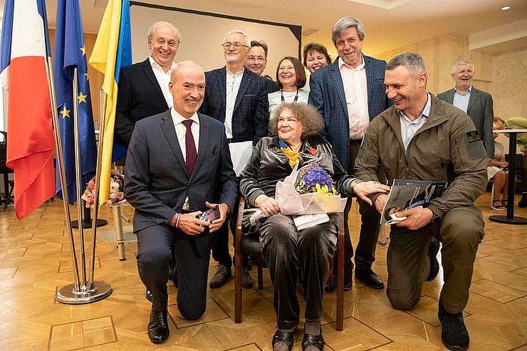 Ліна Костенко: «Немає часу на поразку!»