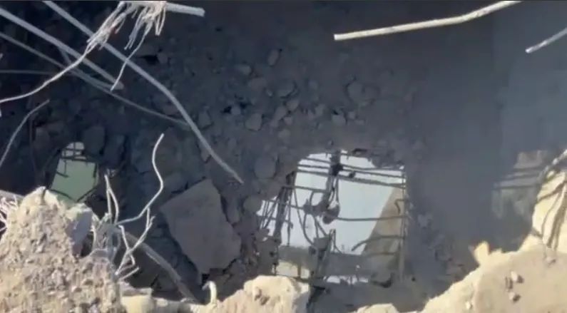Зруйнований міст перетворився на зашморг для окупантів