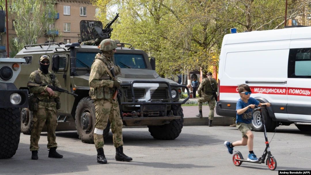 Від окупантів тікає дедалі більше медиків